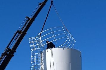 Instalada nova caixa d’ agua em Garruchos