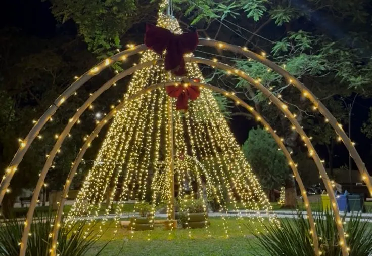 GARRUCHOS CELEBRA O ACENDIMENTO DAS LUZES DE NATAL E A IV EDIÇÃO DO NATAL SHOW
